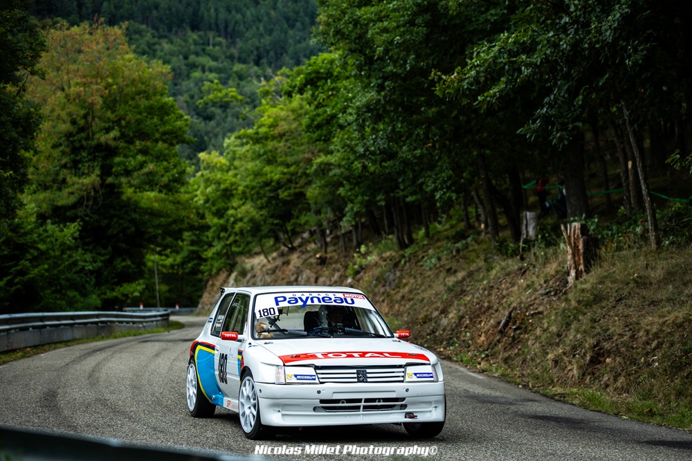 Pour cette saison 2025 Gilbert Payneau restait fidèle à sa Peugeot 205 GTI.