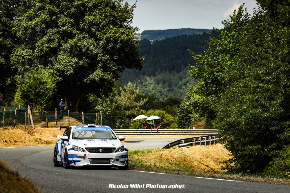 Cette saison Richard a accumulé les podiums Production en 2ème Division et les victoires de classe en CFM.