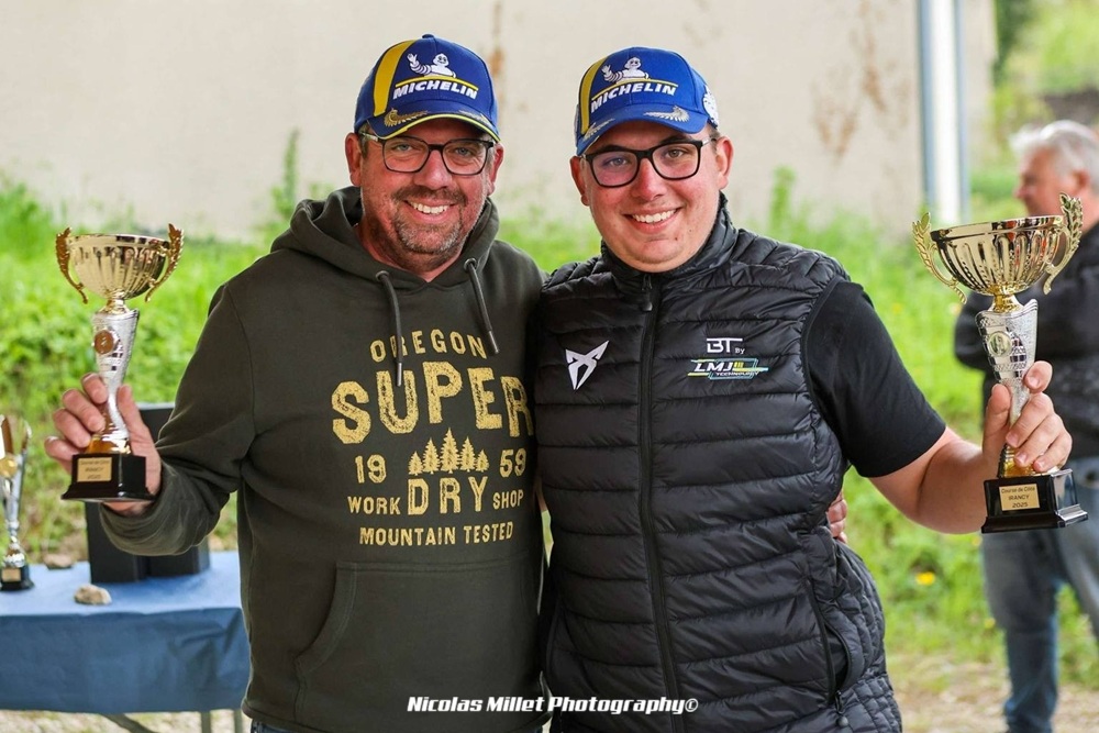 A Irancy, Baptiste Thomasset et son père Laurent montent sur le podium du Production.