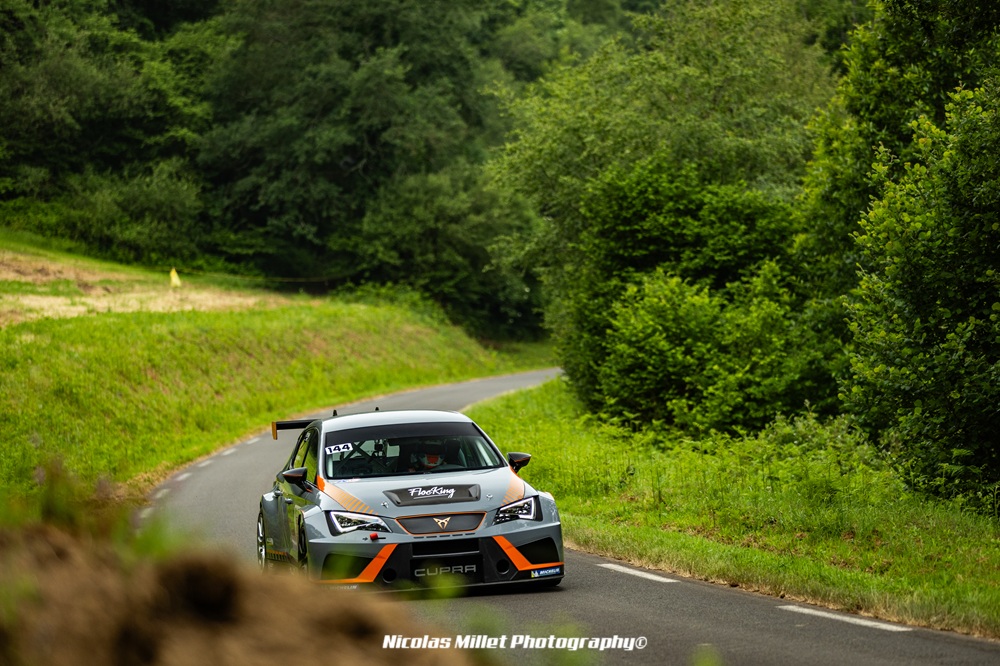 Après une année d’apprentissage, Mickaël partira en 2026 à la conquête du groupe A, toujours avec sa Cupra Léon Supercopa MK3.